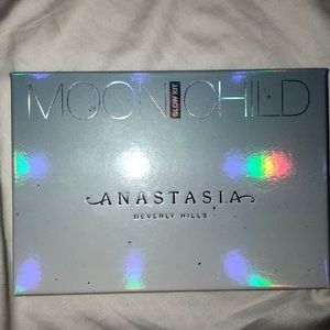 Anastasia MOONCHILD glow kit